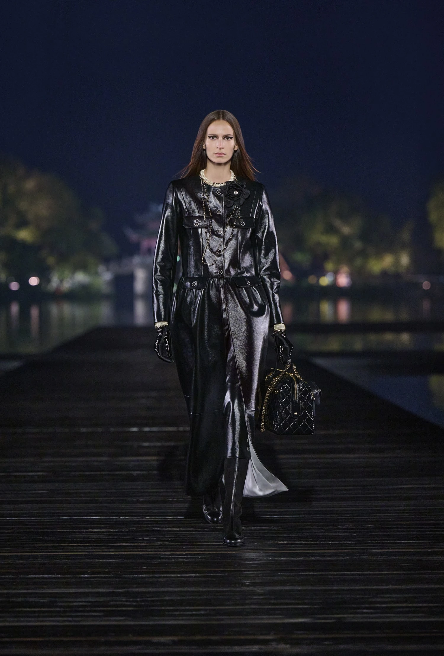 Desfile de Métiers D'Art de CHANEL 2024/25 en Hangzhou, China