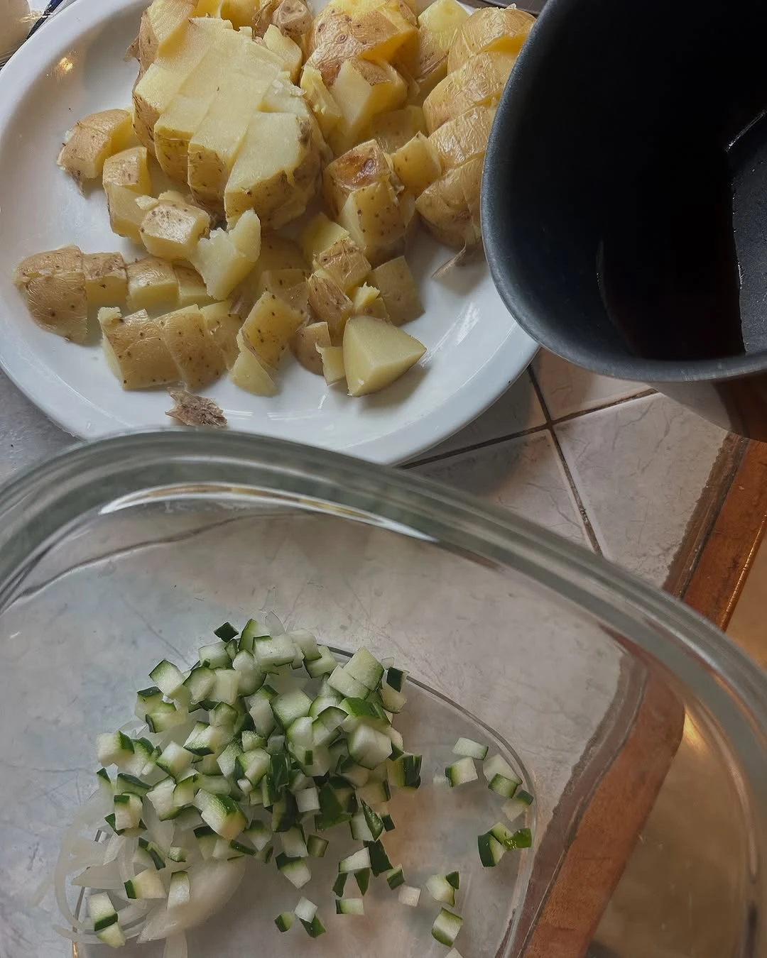 Ensalada de papa y huevo tipo alemana: la receta bajas calorías de Pedro Lambertini