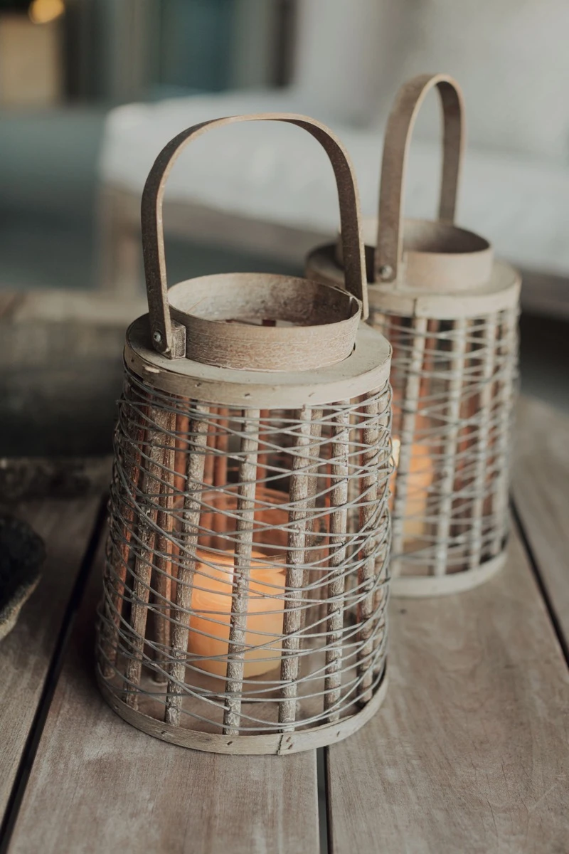 Fanales, un accesorio infalible en una escenografía deco de playa. 