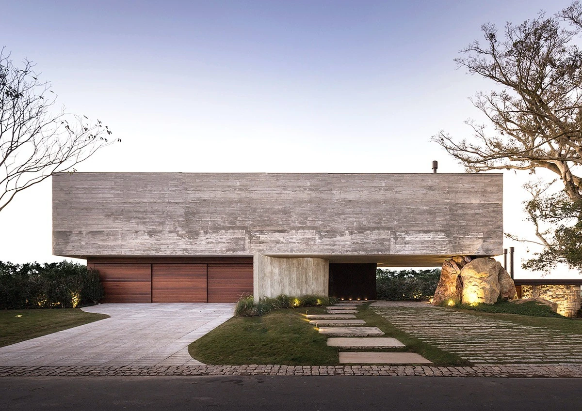 Obra neo brutalista de Stemmer Rodrigues Arquitetura. 