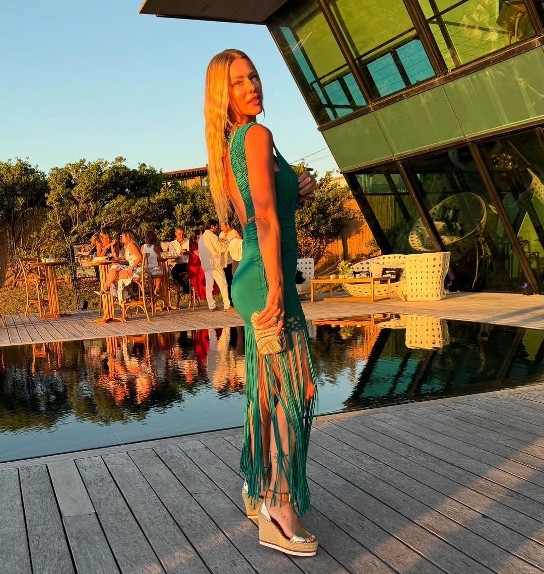 Nicole Neumann deslumbró con un vestido de tendencia en Punta del Este