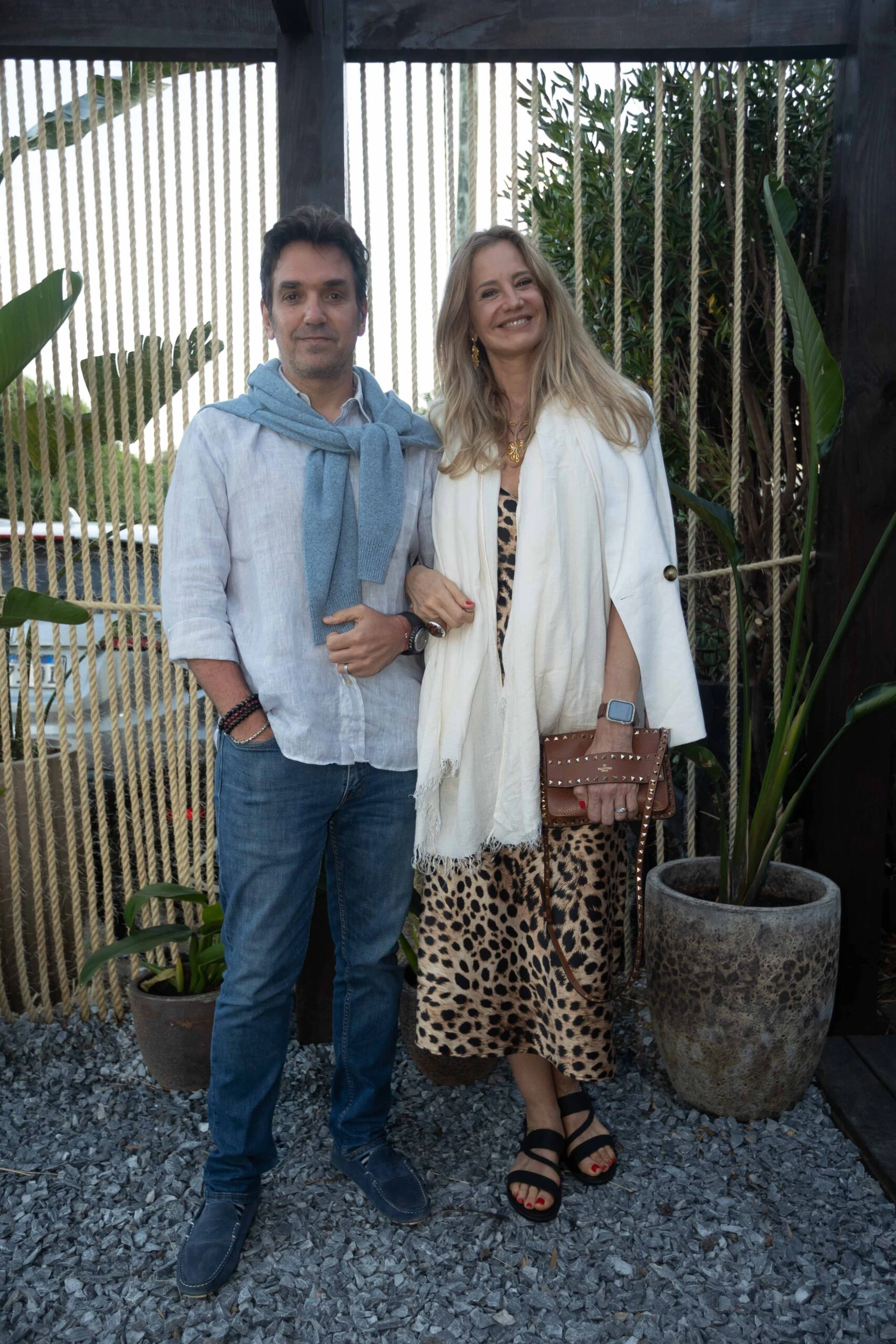 Sebastian Bago y Roxana Zarecki en el evento de Tuket Vintage