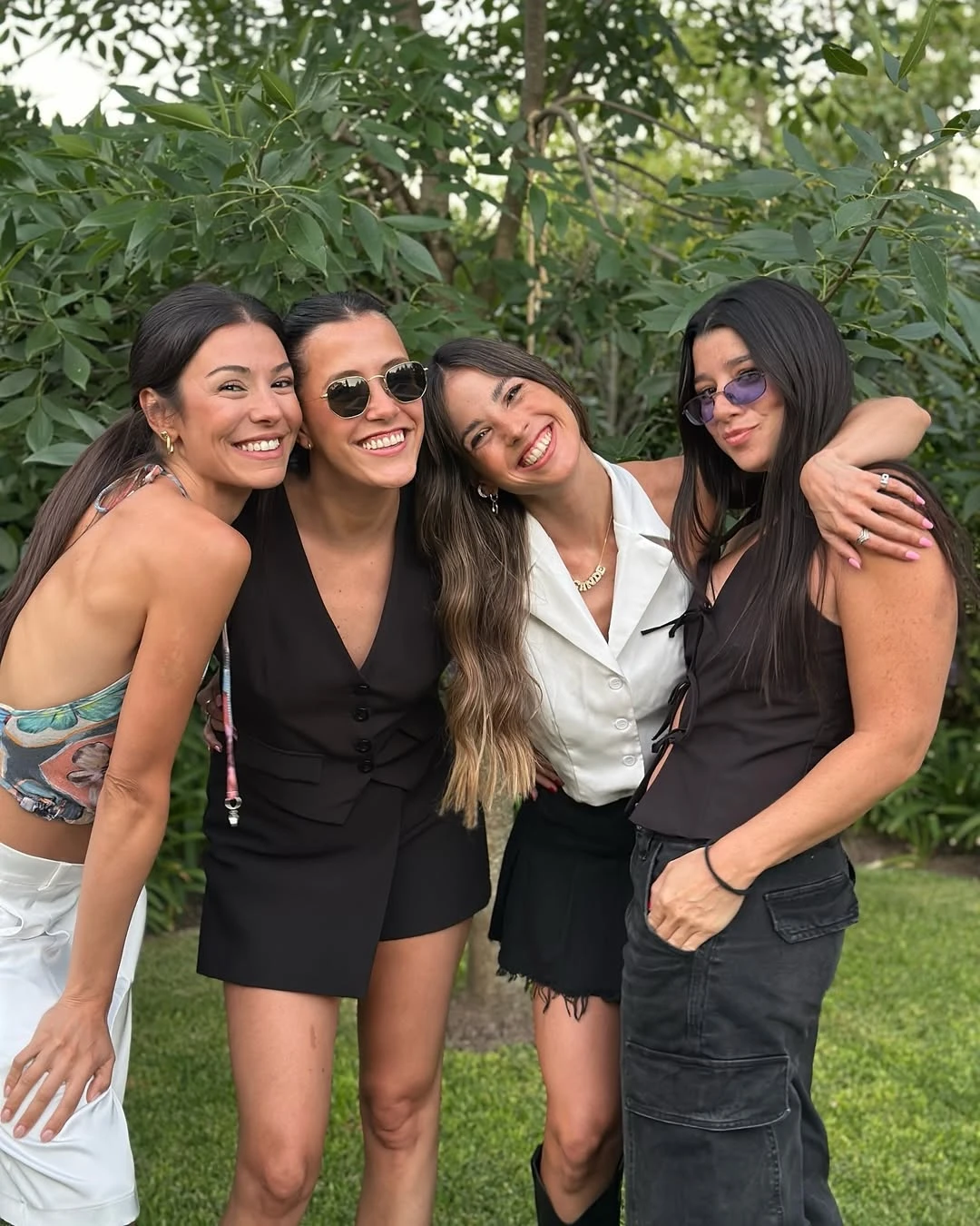 Cande Molfese con la China Ansa y amigas. Fotos: IG.