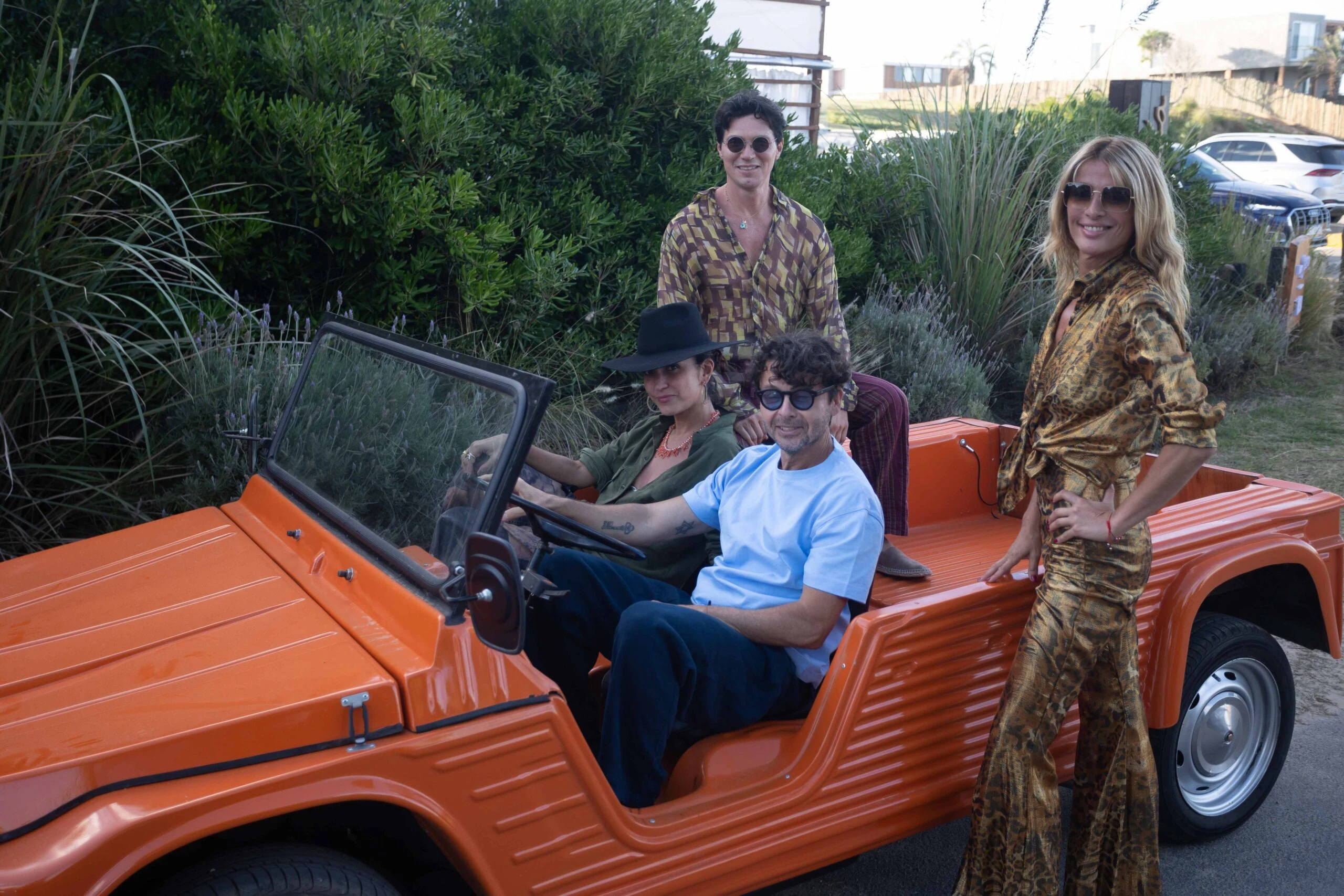 Wally Diamante, Julieta Lopez Acosta, Facundo Garayalde y Andrea Martinez en el evento de Tuket Vintage