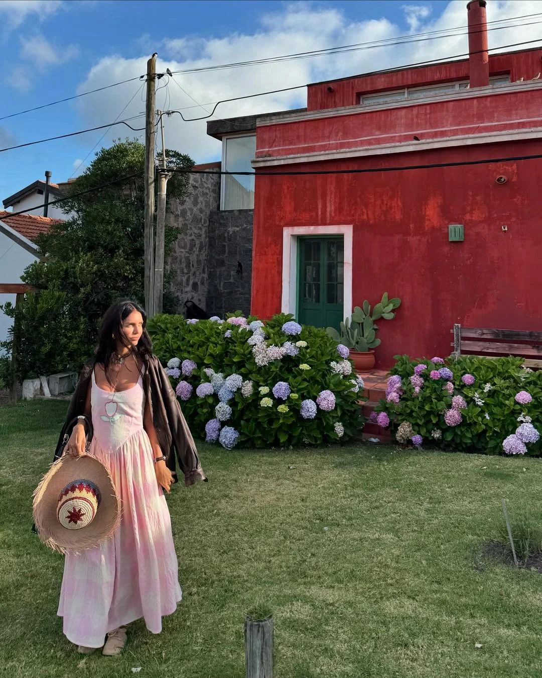 Zaira Nara se animó a mezclar estilos y creó un look de verano súper original